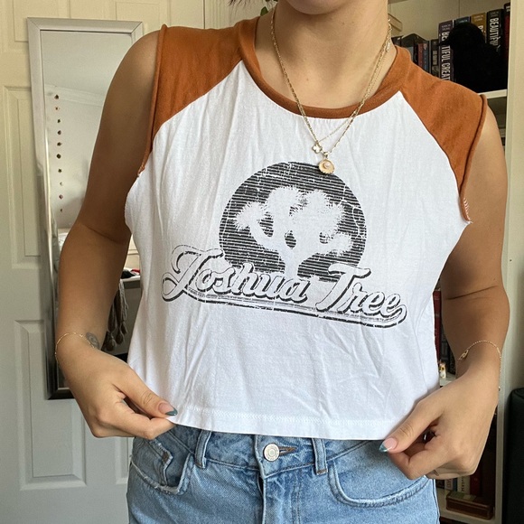 Forever 21 muscle tank - Picture 2 of 4